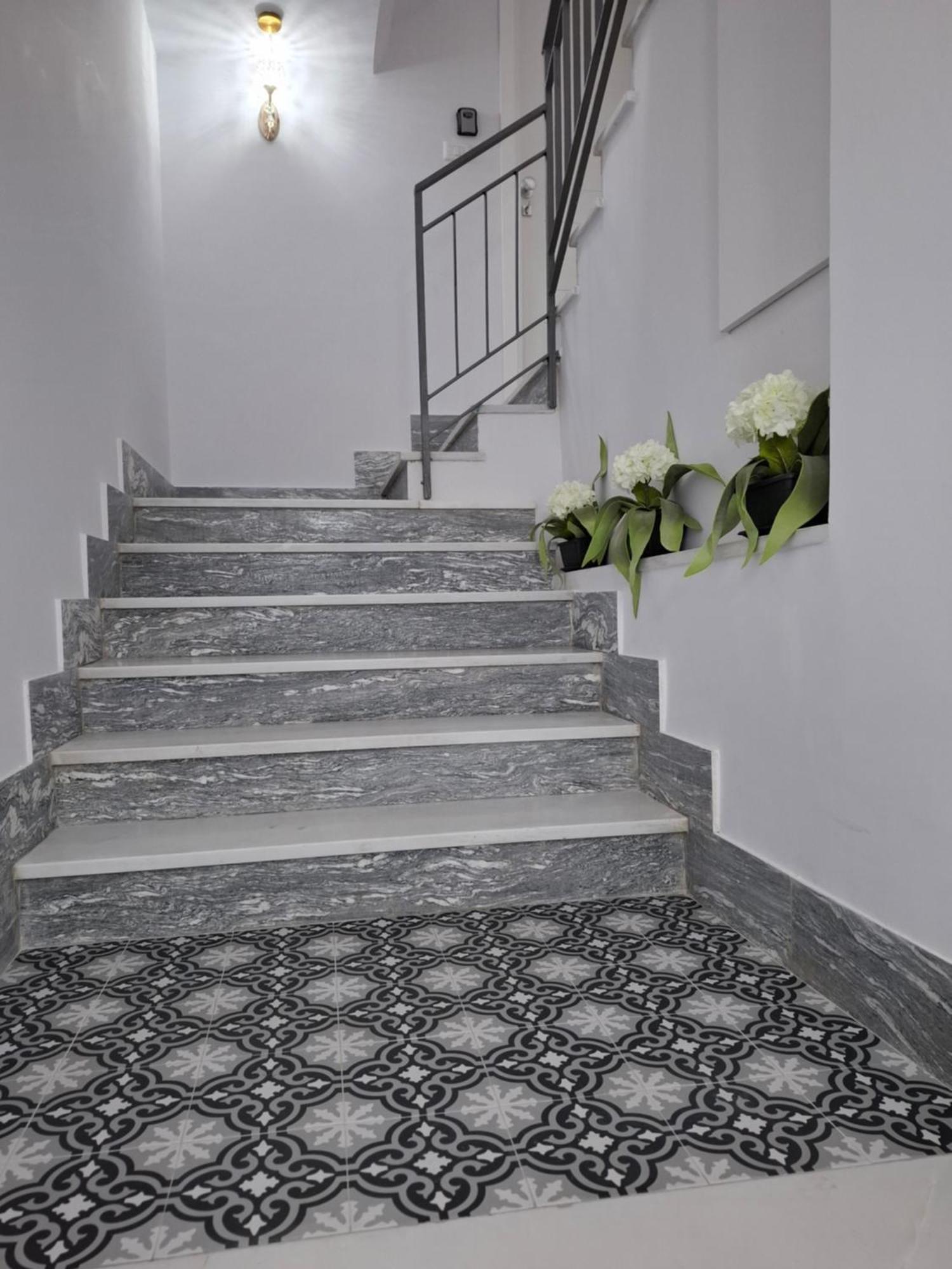 Mariam Royal Apartment & Rooms Reggio di Calabria Bagian luar foto