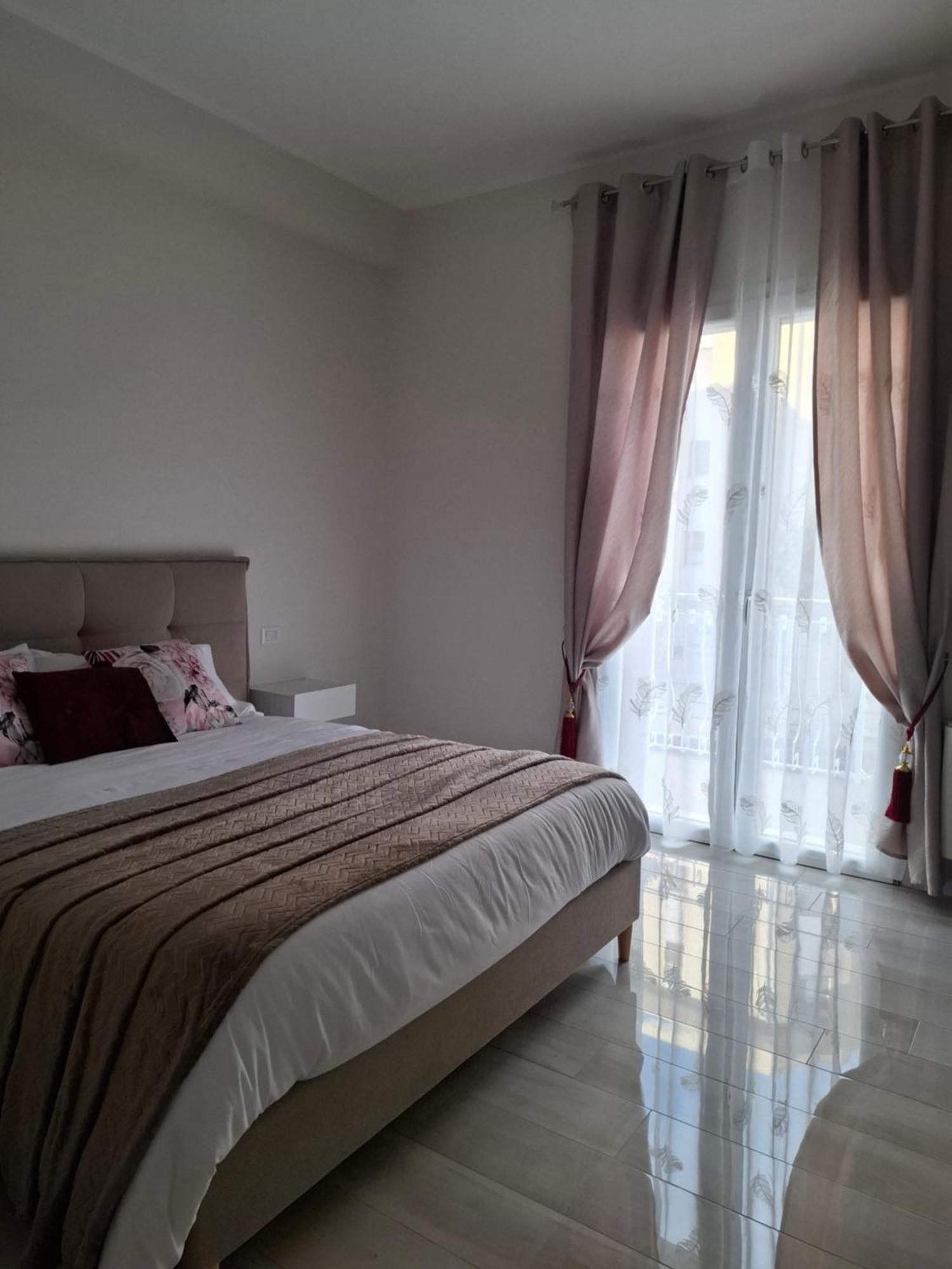 Mariam Royal Apartment & Rooms Reggio di Calabria Bagian luar foto